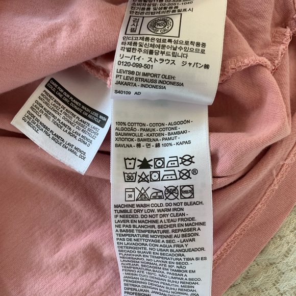 Levi’s Graphic-T Crop Top - Picture 7 of 7